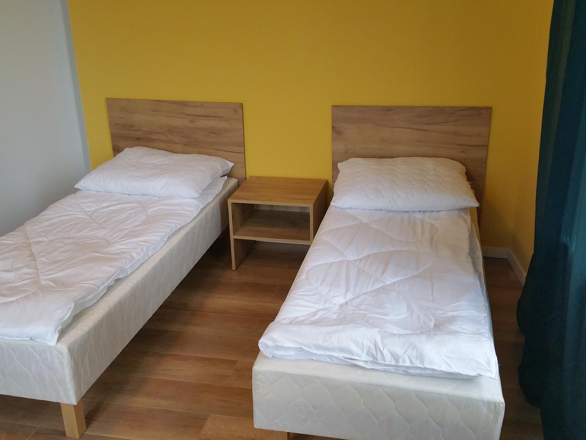 Kaktus 2 Nakvynės namai